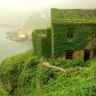 Los pescadores abandonaron el pueblo de la isla de Gouqi hace tiempo, en su lugar, ahora la hiedra campa a sus anchas.