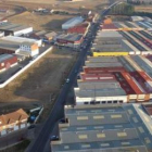 Vista aérea del polígono industrial de Villacedré, para el que Santovenia solicita un apeadero.