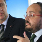 El coordinador general del PP, Xavier García Albiol, y el portavoz de los populares en el Parlament, Alejandro Fernández.