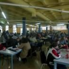 Estudiantes universitarios en una de las cafeterías del campús de León