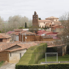 Imagen general de la localidad de Fuentes de Carbajal, con su iglesia al fondo. JESÚS F. SALVADORES