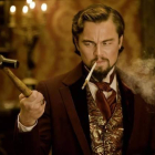 Leonardo DiCaprio en su papel de despiadado Calvin Candie, propietario de una plantación con esclavos negros.