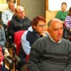 Numeroso público asistente participó en la charla de María Jesús Muñiz en Vegacervera