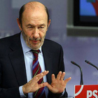 Rubalcaba, durante la rueda de prensa tras la Ejecutiva del PSOE.