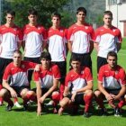 Iturrioz, segundo de pie por la izquierda, en la presentación del Athletic B de la última temporada.