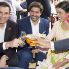Sánchez, junto a la líder de Podemos, Rodriguez. RAÚL CARO