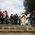 El obispo inauguró la obra de accesibilidad en Columbrianos. DL