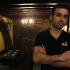 Fathi, en una de las más famosas bodegas de León capital, La Mazmorra.