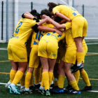 Las jugadoras del Olímpico celebran el gol del empate. GUILLÉN PRESA