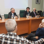 González Mantero y Suárez-Quiñones, con el resto de los ponentes de la jornada. F. OTERO PERANDONES.