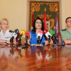 María Marcos, Teresa Mata y Julio Gutiérrez, ayer