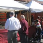 El mercado tradicional marcó la jornada festiva de ayer.