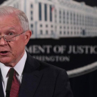 Jeff Sessions interviene en la rueda de prensa, en Washington, el 5 de septiembre