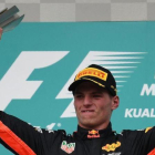 El holandés Mas Verstappen celebra su victoria de hoy en Malasia.