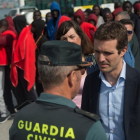 El presidente del PP, Pablo Casado, en su visita este agosto a Algeciras. /