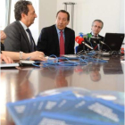 Baldeón y Burón durante la presentación del nuevo sistema