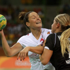 Macarena Aguilar, durante el partido ante Montenegro. MARCELO SAYAO