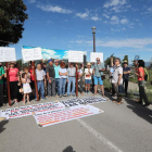 Los vecinos de las dos pedanías volvieron a cortar el acceso al pueblo de Las Médulas. ANA F. BARREDO