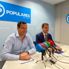 Raúl de la Hoz y Ángel Ibáñez ofrecieron ayer una rueda de prensa en León. RAMIRO