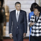 Obama con la ministra de Asuntos Exteriores de Sudáfrica.