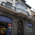 La Casa de la Poesía, con el legado de Colinas, ocupará el segundo piso de este edificio. JESÚS F. SALVADORES