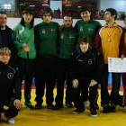 La selección autonómica de lucha posa junto a la gran campeona vasca Maider Unda, bronce en los Juegos de Londres.
