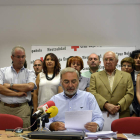 Miembros del Comité Provincial de Cruz Roja León durante la rueda de prensa
