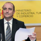 El ministro de Industria, Turismo y Comercio, Miguel Sebastián, durante la rueda de prensa.