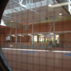 Interior del pabellón deportivo de Trobajo, inaugurado en el 2008, y que aún está sin pagar.