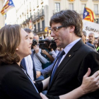 Ada Colau y Carles Puigdemont, este sábado, en la concentración en apoyo a los alcaldes investigados por el 1-O