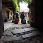 Los viajeros nacionales permanecen ahora más días en los alojamientos rurales leoneses. JESÚS F. SALVADORES