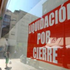 El escaparate de uno de los muchos comercios que han cerrado en los últimos meses en pleno centro.