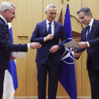 Pekka Haavisto, Antony Blinken y Jens Stoltenberg, ayer. JOHANNA GERON