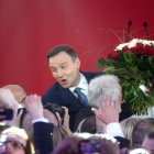 Andrzej Duda, ante algunos de sus seguidores.