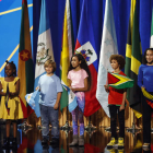 Niños de distintos orígenes en la inauguración de la IX Cumbre de las Américas, en Los Ángeles. ALBERTO VALDÉS