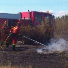 Efectivos de la UME durante la extinción del incendio.