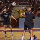 Los jugadores del Ademar preparan a conciencia el partido de mañana contra el Cuenca. MIGUEL F.B.