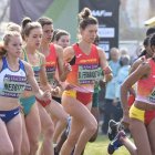 Blanca Fernández, en el centro, realizó una carrera de menos a más en un Mundial frenético. GASPAR LUNA