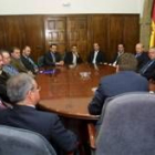 El alcalde ponferradino se reunió ayer en el Ayuntamiento con la directiva provincial de la Fele