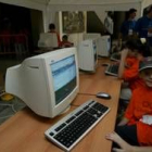 Los niños que participaron en la gincana mostraron su habilidad casi innata ante las tecnologías
