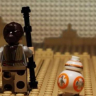 Una de las escenas recreadas con Lego.