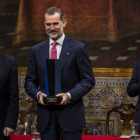 Felipe VI recibe el Premio Convivencia que concede la Fundación Profesor Manuel Broseta.