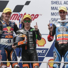 Jack Miller, Efren Vázquez, ganador de Moto3 en Malasia, y Àlex Rins, en el podio de Sepang.