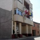 Fachada del Ayuntamiento de Almanza.