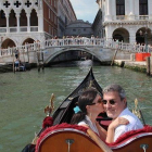 Macchiarini, en compañía de la productora de televisión Benita Alexander, en Venecia, en una foto divulgada por ella misma.