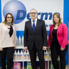 Julio, Raquel y Sarai Molina(derecha) padre e hijas gerentes de la empresa Dermo.
