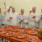 El Ademar visitó ayer por tercer año consecutivo la fábrica de Embutidos Rodríguez