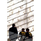 Dos miembros de la plataforma fueron invitados a salir del pleno.