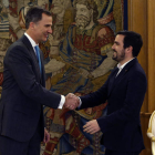 El rey Felipe VI recibe al portavoz de IU-Unidad Popular, Alberto Garzón. JUAN CARLOS HIDALGO