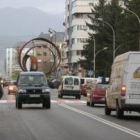 La avenida del Bierzo, con la glorieta del Cine al fondo, ayer tarde